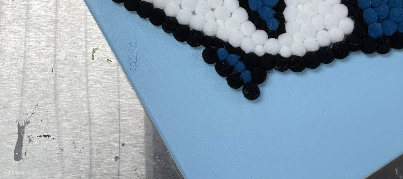 URBANPEACE - Lukisan Bebola Bulu | Cermin Bebola Bulu | Kwun Tong